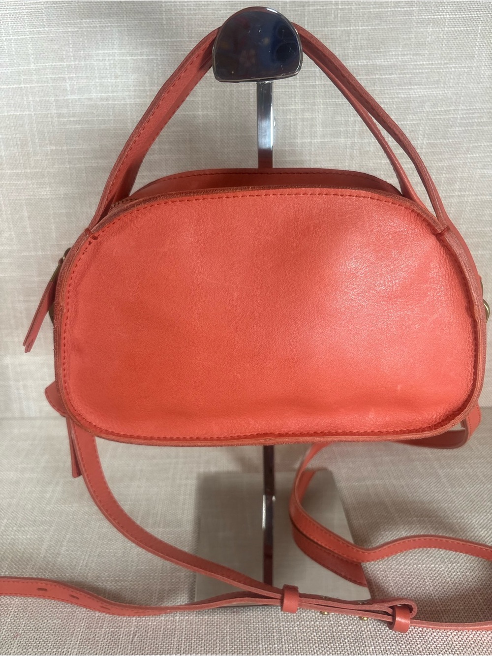 Madewell Sydney Zip Top Leather Crossbody Bag in Fresh Chili